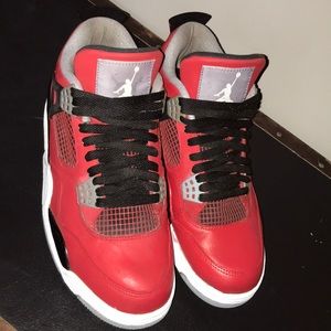Jordan 4 Toro